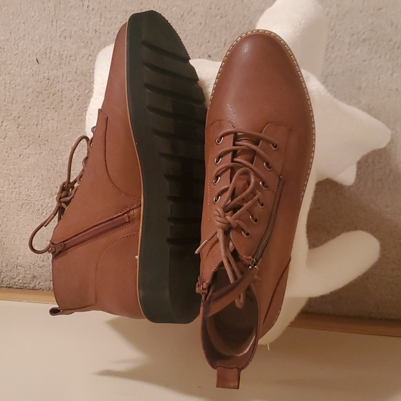 Naturalizer Tie-up Booties - Picture 7 of 9